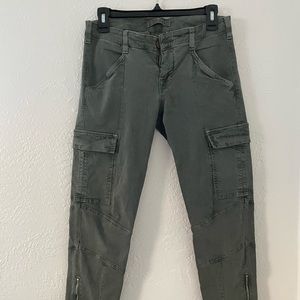 Skinny cargo pants